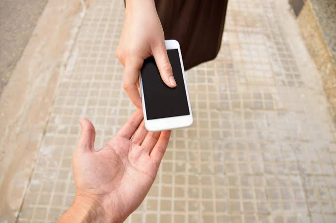 Why Should You Sell Your Old Smartphone?